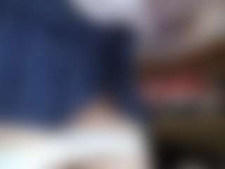 NaughtyBlooms's Live Sex Cam Show