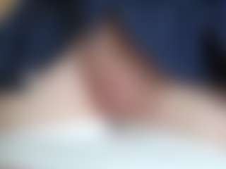 NaughtyBlooms's Live Sex Cam Show