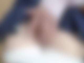 NaughtyBlooms's Live Sex Cam Show