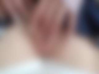 NaughtyBlooms's Live Sex Cam Show