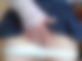 NaughtyBlooms's Live Sex Cam Show