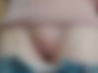 NaughtyBlooms's Live Sex Cam Show
