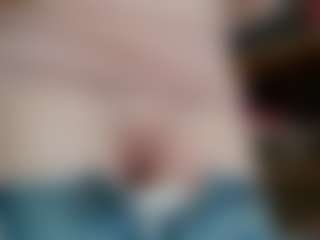 NaughtyBlooms's Live Sex Cam Show