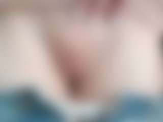 NaughtyBlooms's Live Sex Cam Show