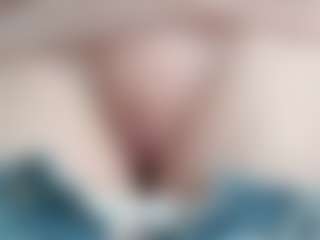 NaughtyBlooms's Live Sex Cam Show