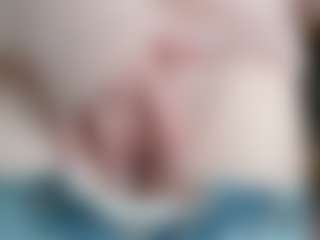 NaughtyBlooms's Live Sex Cam Show