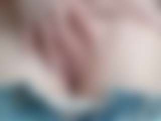 NaughtyBlooms's Live Sex Cam Show
