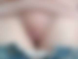 NaughtyBlooms's Live Sex Cam Show