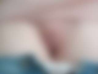 NaughtyBlooms's Live Sex Cam Show
