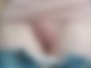 NaughtyBlooms's Live Sex Cam Show