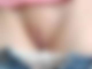 NaughtyBlooms's Live Sex Cam Show