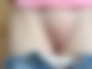 Live cam show with NaughtyBlooms - Strip on madthumbs