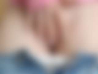 NaughtyBlooms's Live Sex Cam Show