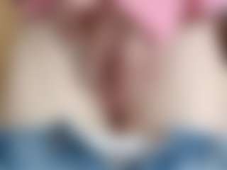 NaughtyBlooms's Live Sex Cam Show