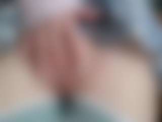 NaughtyBlooms's Live Sex Cam Show