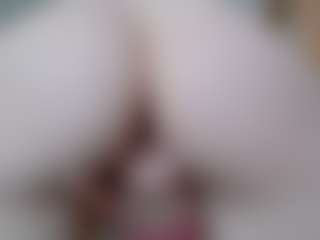 NaughtyBlooms's Live Sex Cam Show