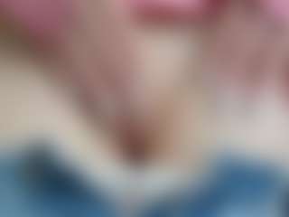 NaughtyBlooms's Live Sex Cam Show