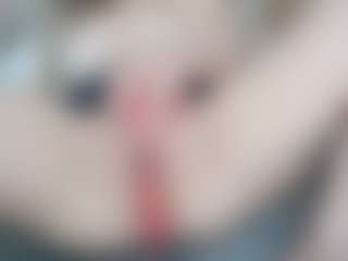 NaughtyBlooms's Live Sex Cam Show