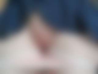 NaughtyBlooms's Live Sex Cam Show