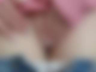 NaughtyBlooms's Live Sex Cam Show