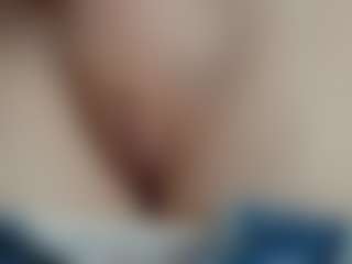 NaughtyBlooms's Live Sex Cam Show