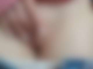 NaughtyBlooms's Live Sex Cam Show