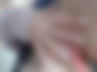 NaughtyBlooms's Live Sex Cam Show