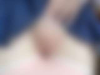 NaughtyBlooms's Live Sex Cam Show