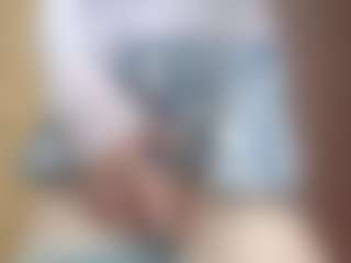 NaughtyBlooms's Live Sex Cam Show