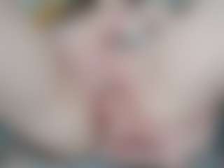 Live cam show with NaughtyBlooms - Natural on CamwithHer