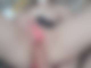 NaughtyBlooms's Live Sex Cam Show