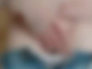 NaughtyBlooms's Live Sex Cam Show