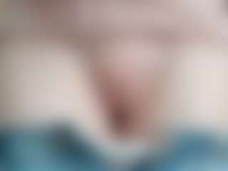 NaughtyBlooms's Live Sex Cam Show