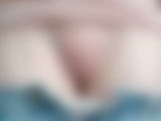 NaughtyBlooms's Live Sex Cam Show