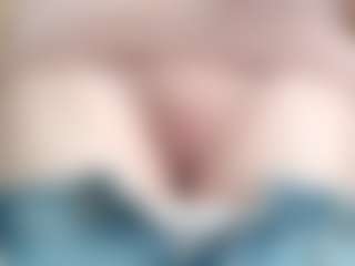 NaughtyBlooms's Live Sex Cam Show