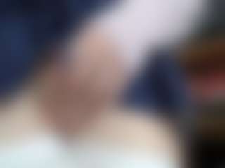NaughtyBlooms's Live Sex Cam Show