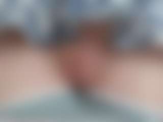 NaughtyBlooms's Live Sex Cam Show