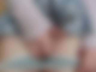 NaughtyBlooms's Live Sex Cam Show