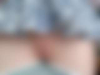 NaughtyBlooms's Live Sex Cam Show