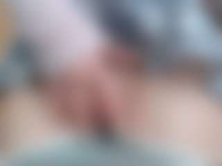 NaughtyBlooms's Live Sex Cam Show