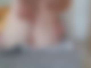 NaughtyBlooms's Live Sex Cam Show