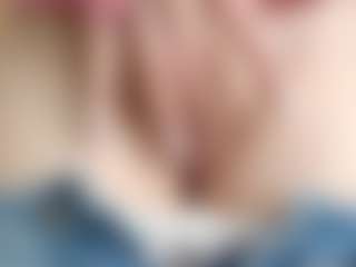 NaughtyBlooms's Live Sex Cam Show