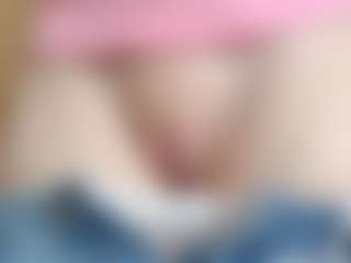 NaughtyBlooms's Live Sex Cam Show