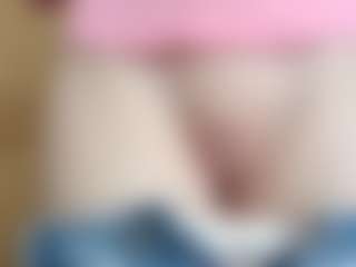 NaughtyBlooms's Live Sex Cam Show