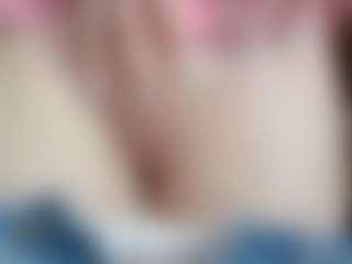 NaughtyBlooms's Live Sex Cam Show