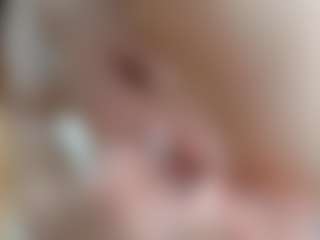 NaughtyBlooms's Live Sex Cam Show