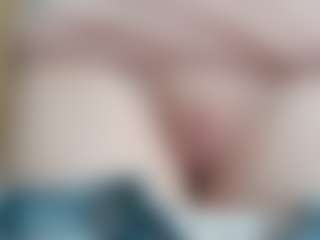 NaughtyBlooms's Live Sex Cam Show