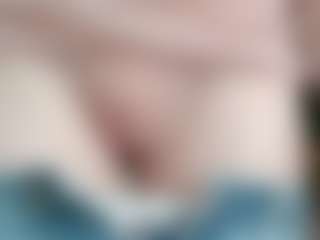 NaughtyBlooms's Live Sex Cam Show