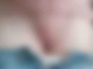 NaughtyBlooms's Live Sex Cam Show