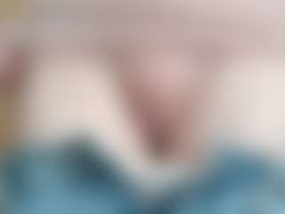 NaughtyBlooms's Live Sex Cam Show